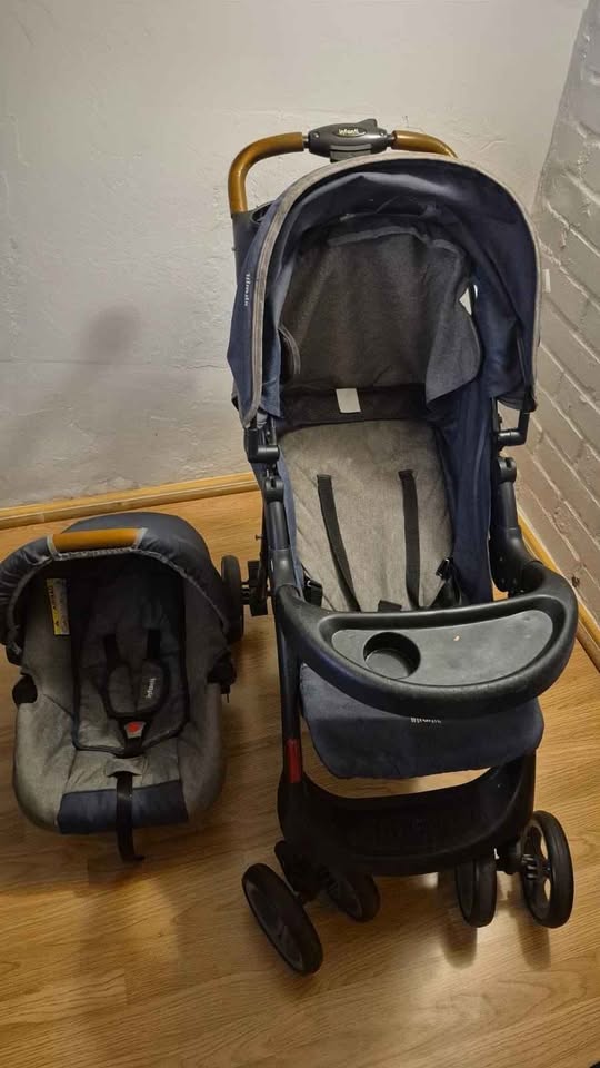 Coche para Bebé - Marca: Infanti Travel System Pompeya Azul - Estado: Usado de 0 - 13 kilos. Incluye silla para auto (desmontable).